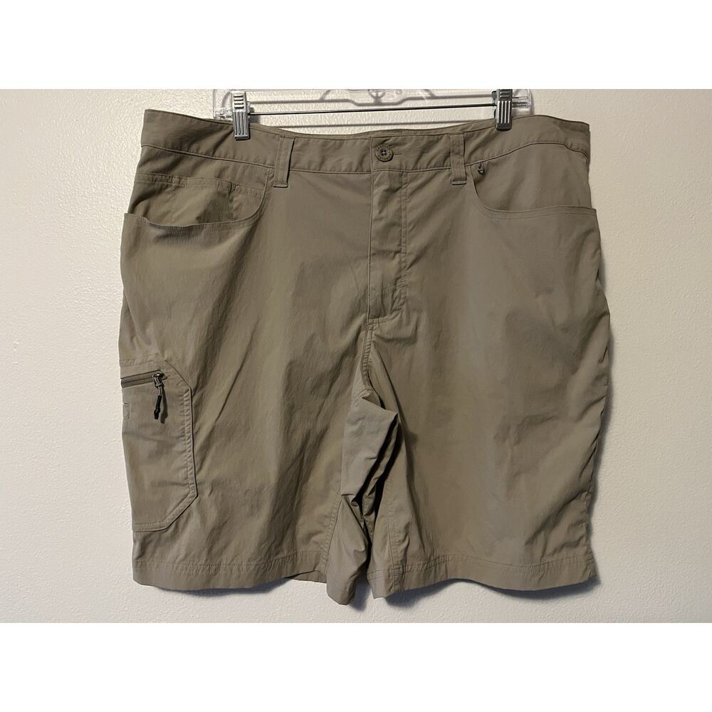 Cabela's Cargo Shorts Men's Size 40 Khaki Outdoor Hiking Casual Camping Nylon